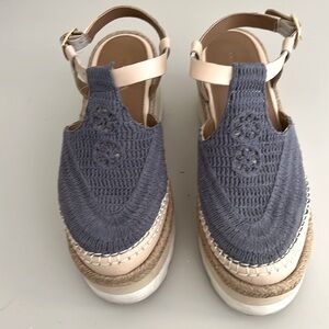 FREE PEOPLE WOMENS PLATFORMS BLUE AND TAN SIZE 7